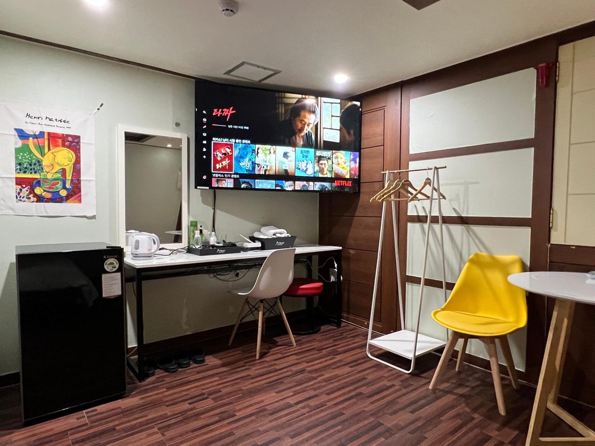 Picasso Motel Séoul Extérieur photo